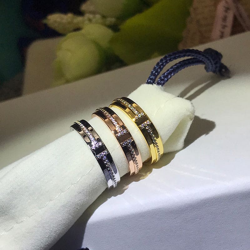 18K Yellow Gold T Narrow Diamond Ring