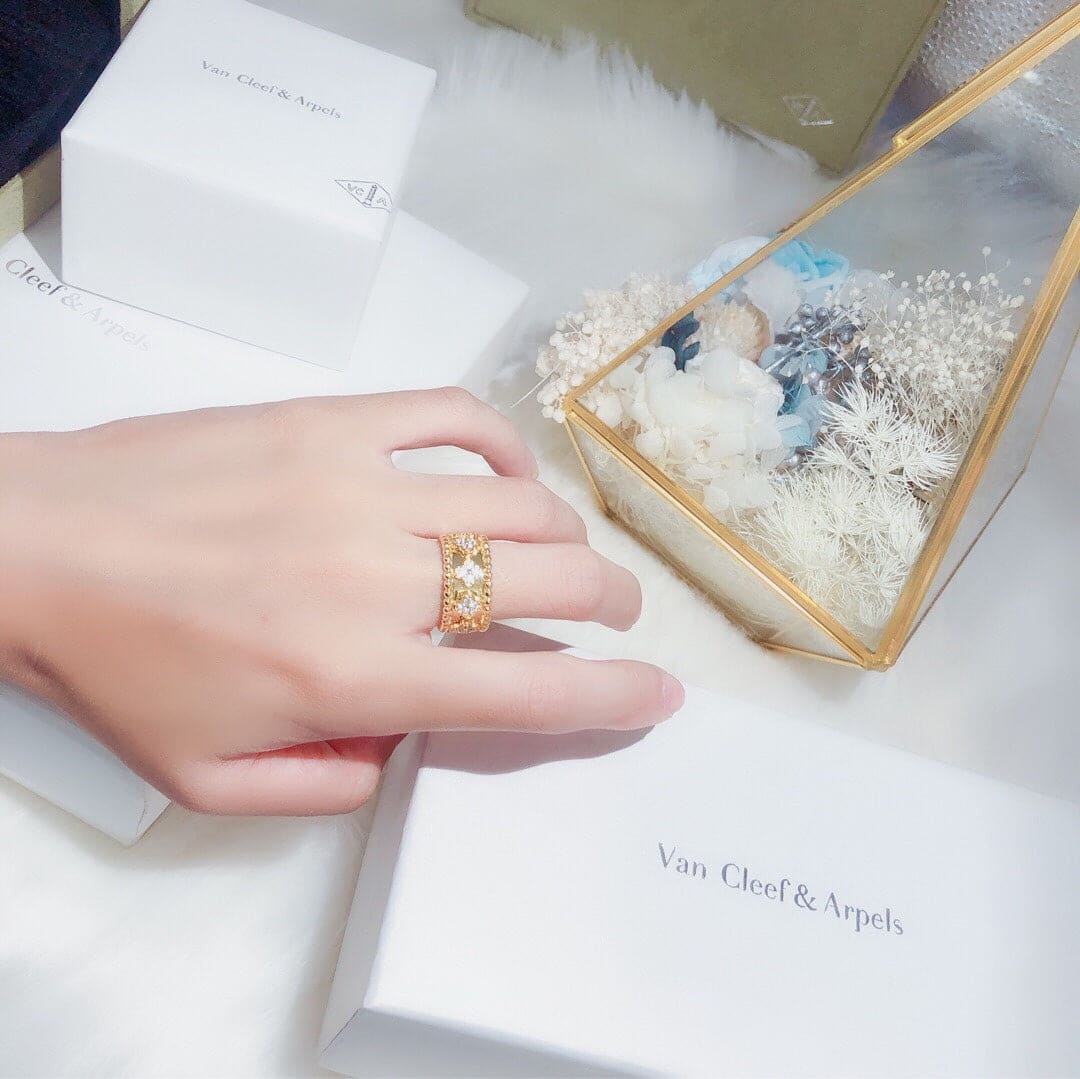 18K Yellow Gold Perlée Clovers Ring