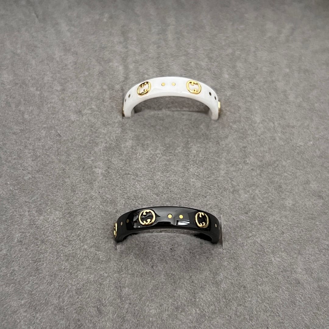 18K Double G Icon White Zirconia Ring