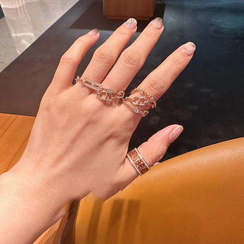 18K D'ancre Divine H Ring