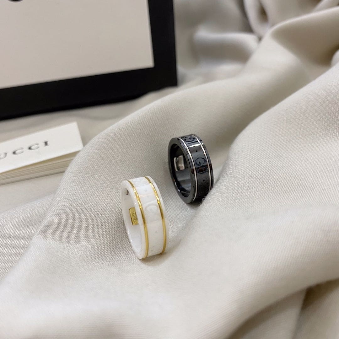 18K Double G Icon White Zirconia Ring