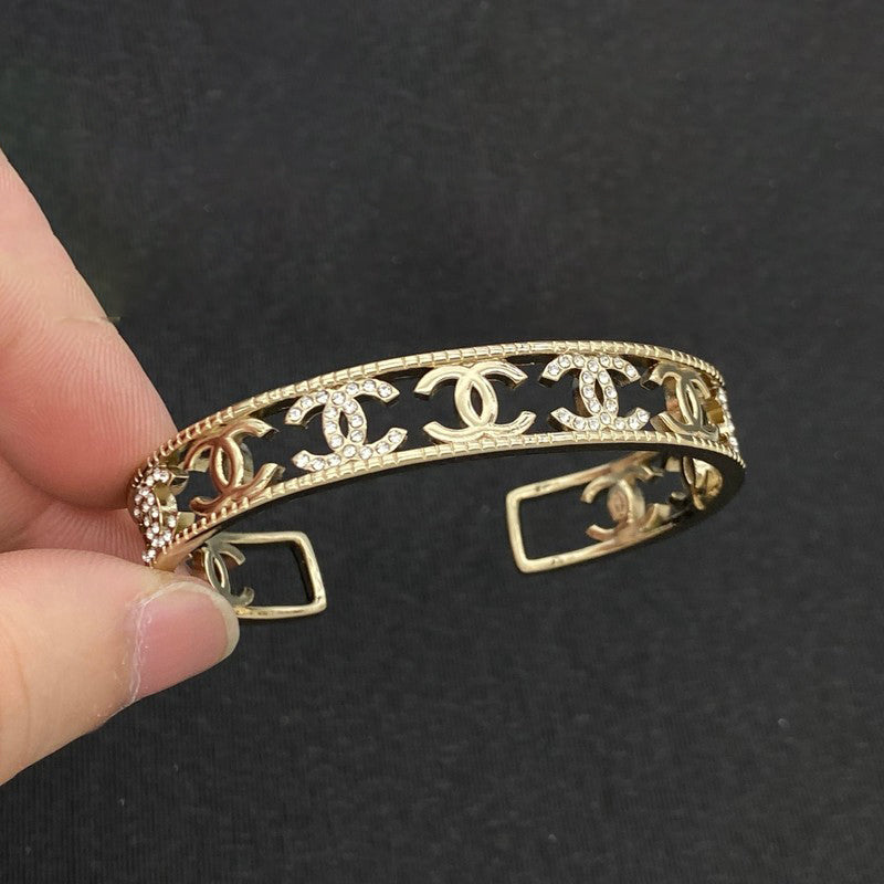 18K CC Hollow Diamond Bracelet