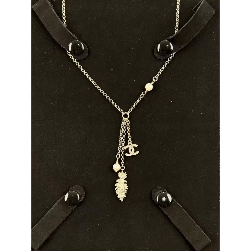18K CC 25S Pearl Feathers Necklace
