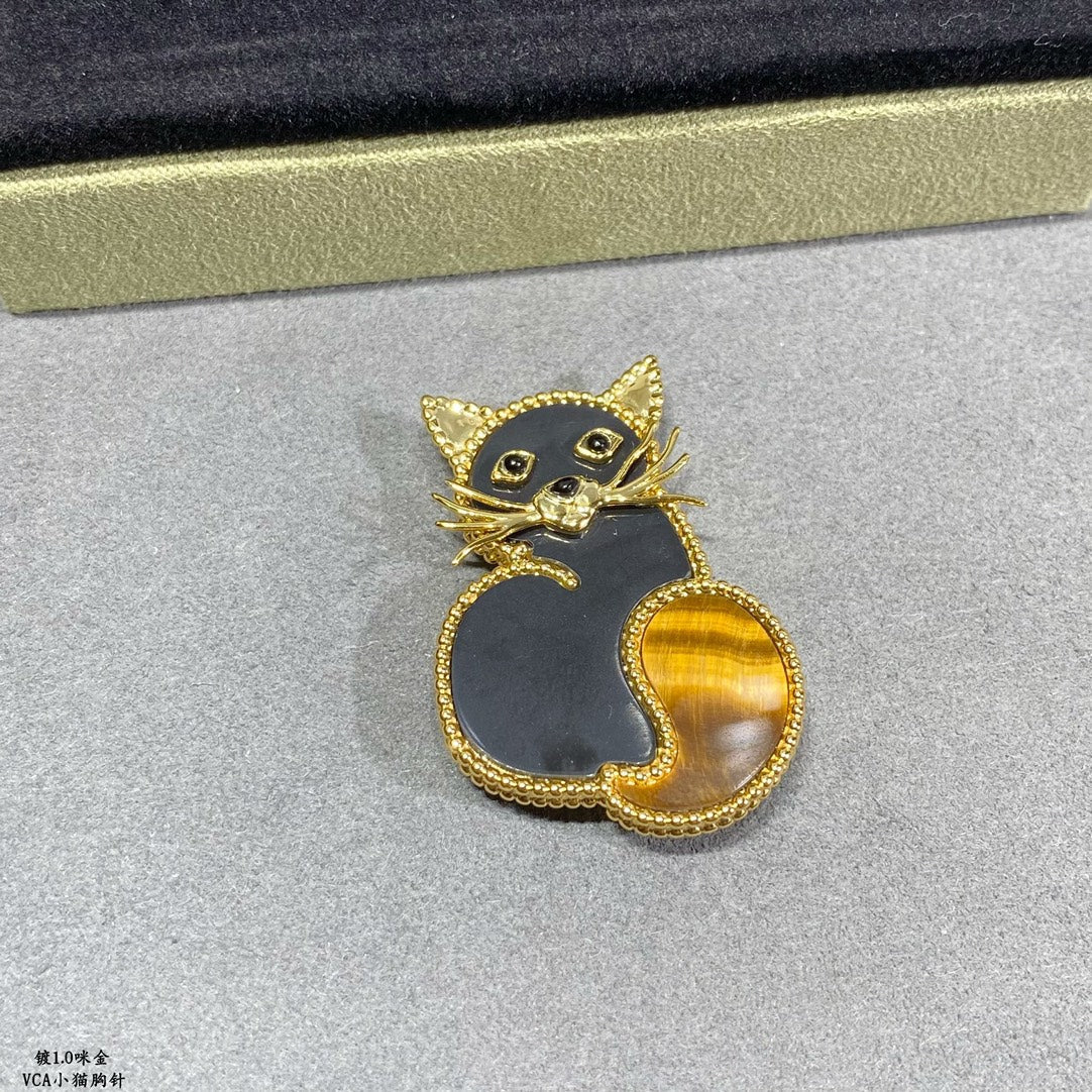 18K Lucky Animals Cat Clip Brooch