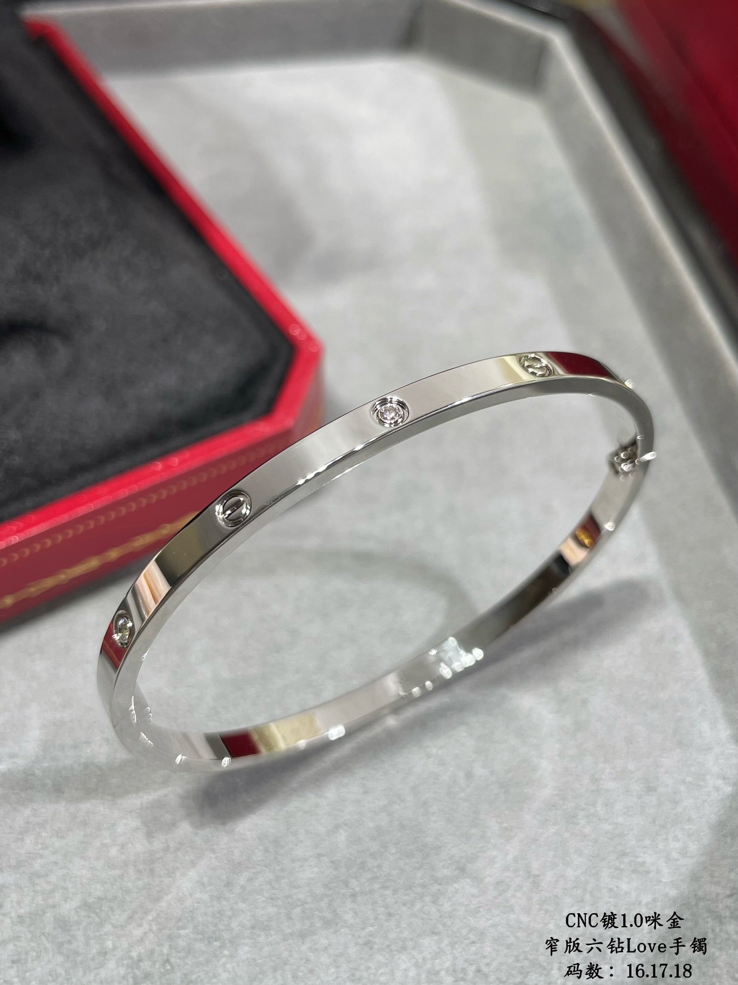 18K Love Ten Diamonds Small Bracelet
