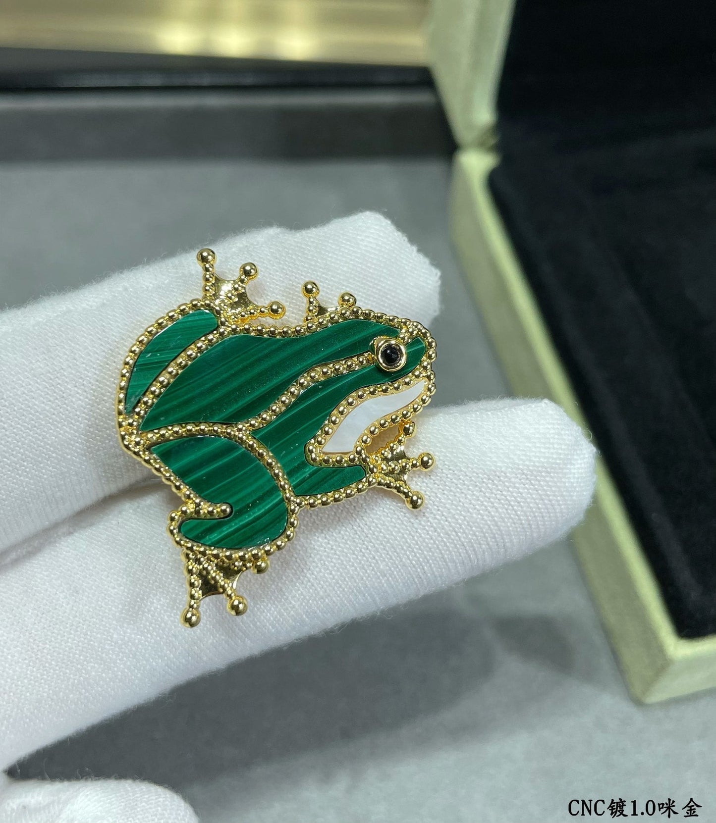 18K Lucky Animals Frog Clip Brooch