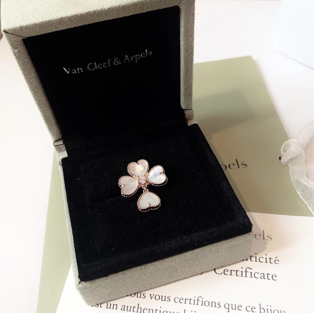18K Sweet Alhambra Effeuillage Pearls Ring