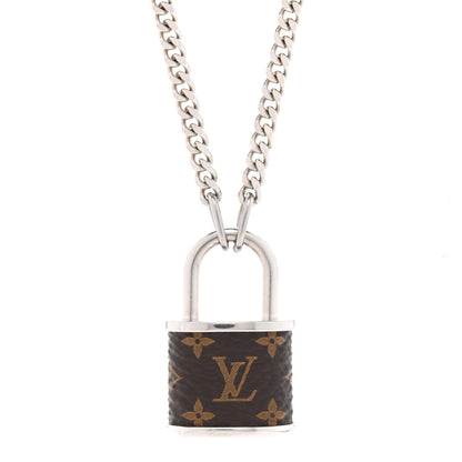 Collier pendentif serrure monogramme Louis 18 carats