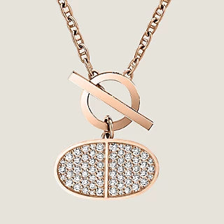 18K Chaine D'ancre Contour Pendant H Necklace