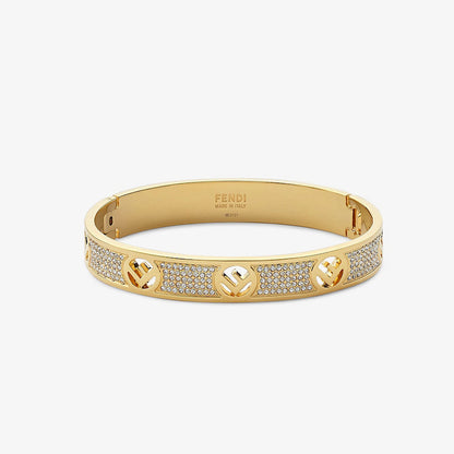 18K F est un bracelet