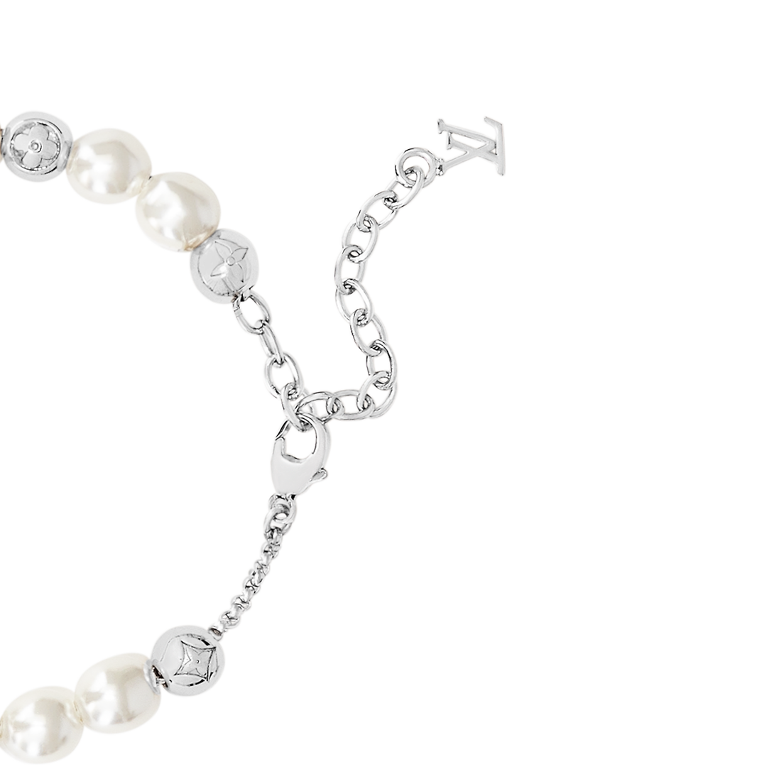 Bracelet de perles blanches monogramme Louis 18 carats