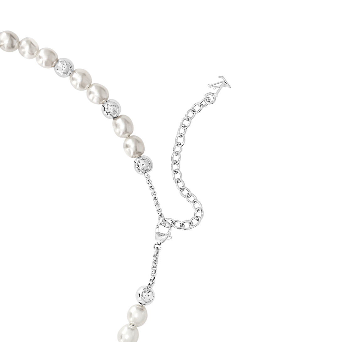 Collier de perles monogramme Louis 18 carats