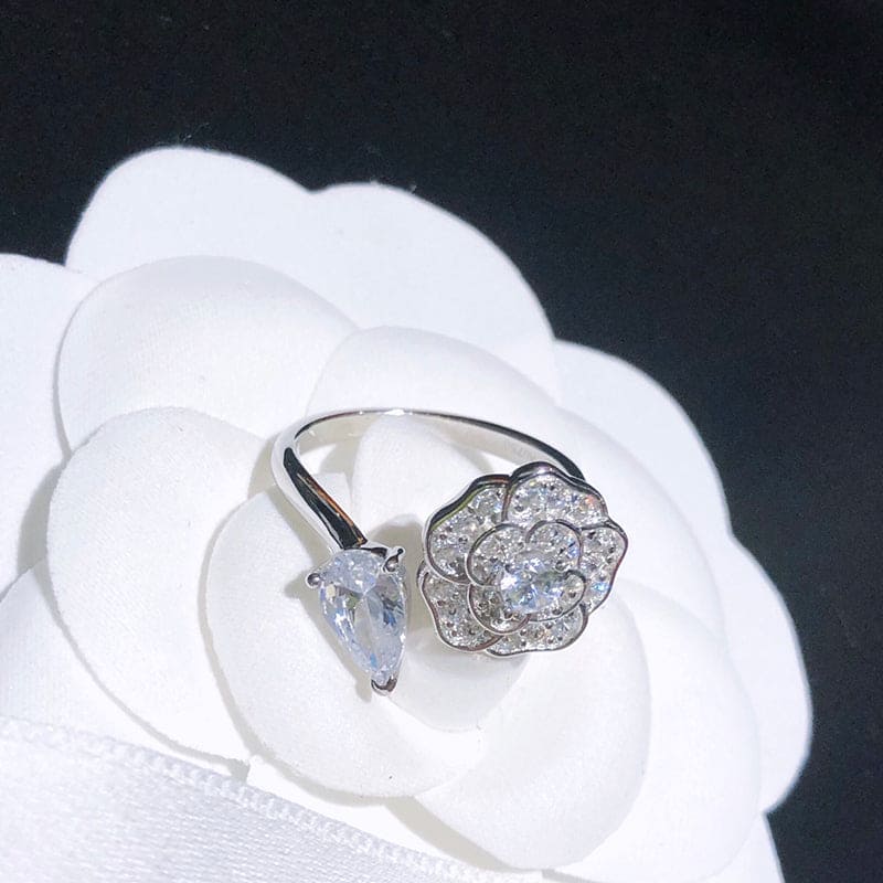 18K CC Diamond Camelia Precieux Ring