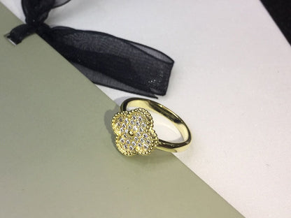 18K Vintage Alhambra Diamonds Ring