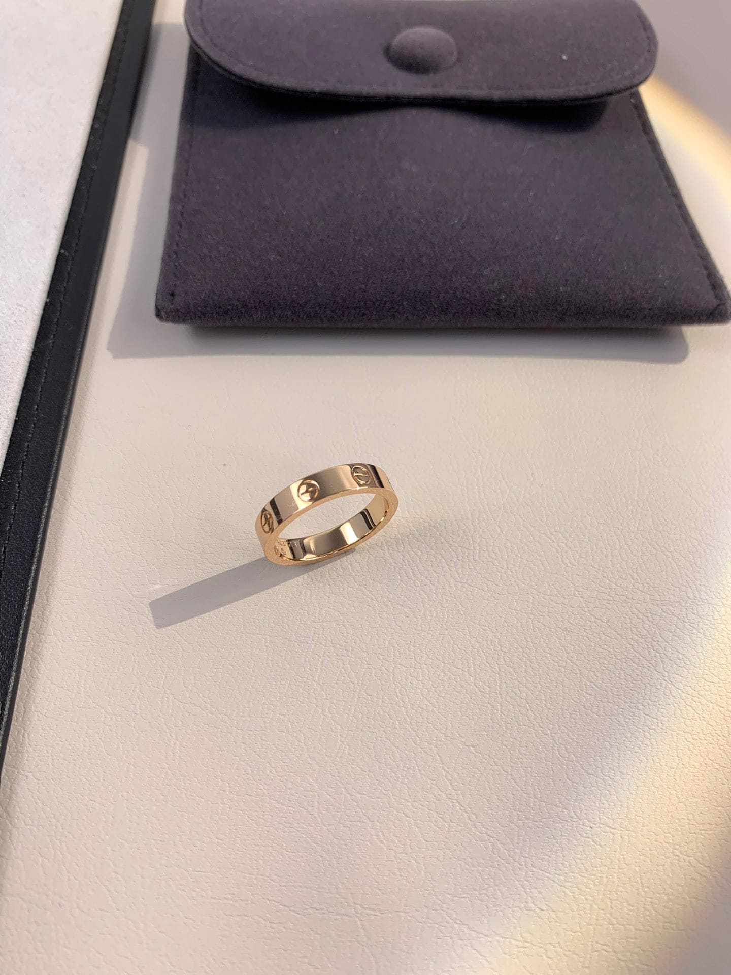 18K Love Wedding 4mm Ring