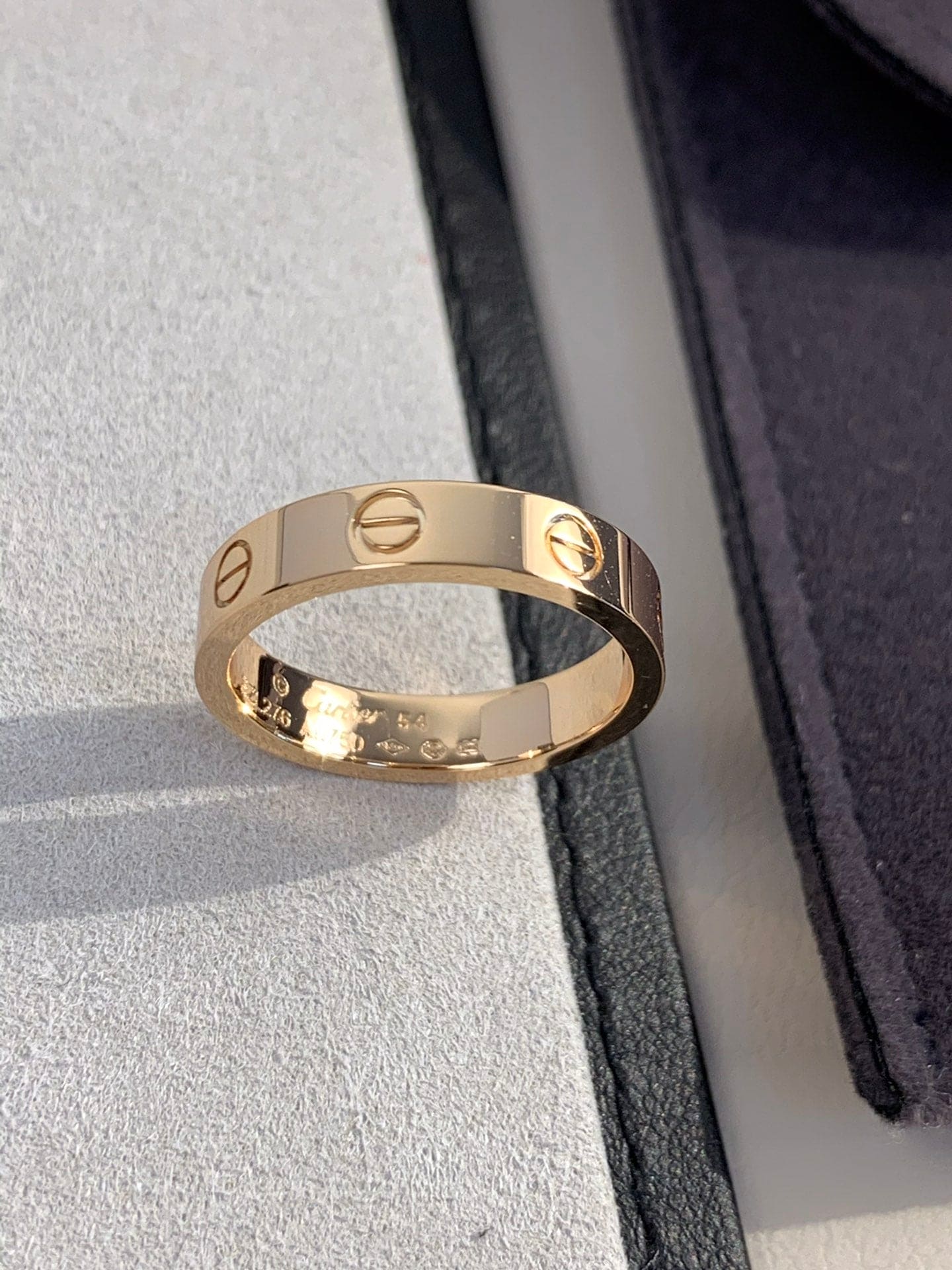 18K Love Wedding 4mm Ring