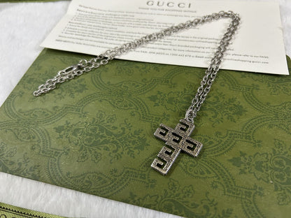 Collier Croix Double G