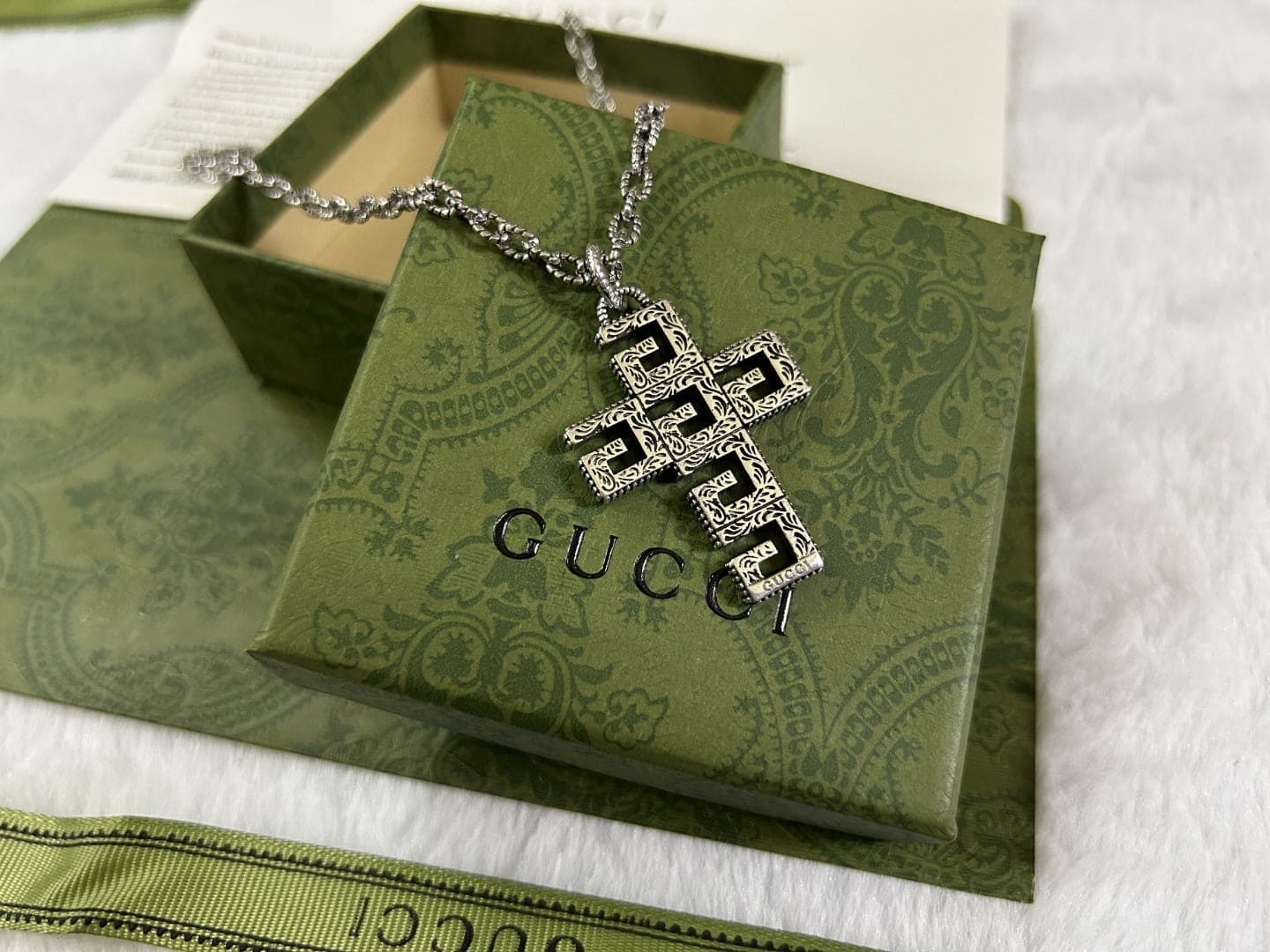 Collier Croix Double G