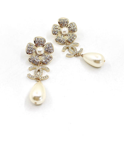 18K CC Pearl Flowers Earrings