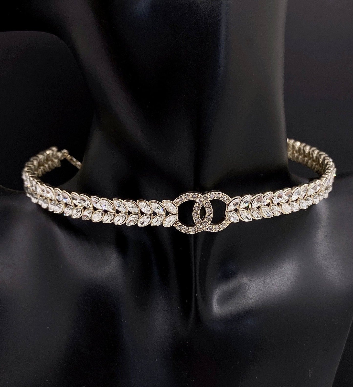 Collier ras du cou à chaîne CC 18 carats et diamants