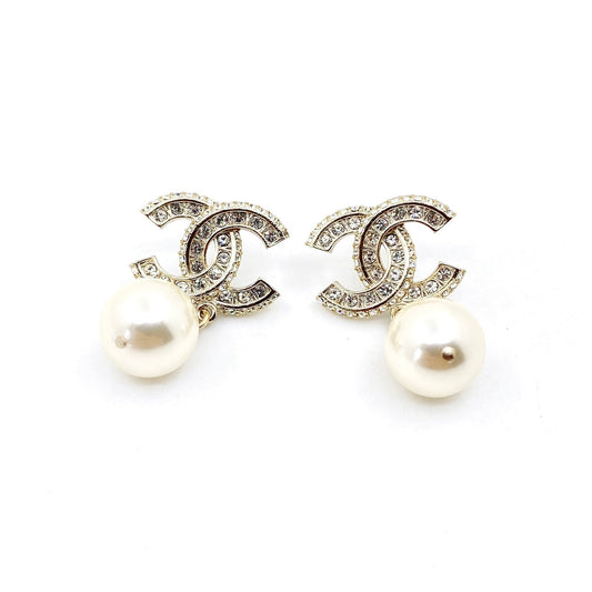 18k CHANEL CC Pearls Earrings