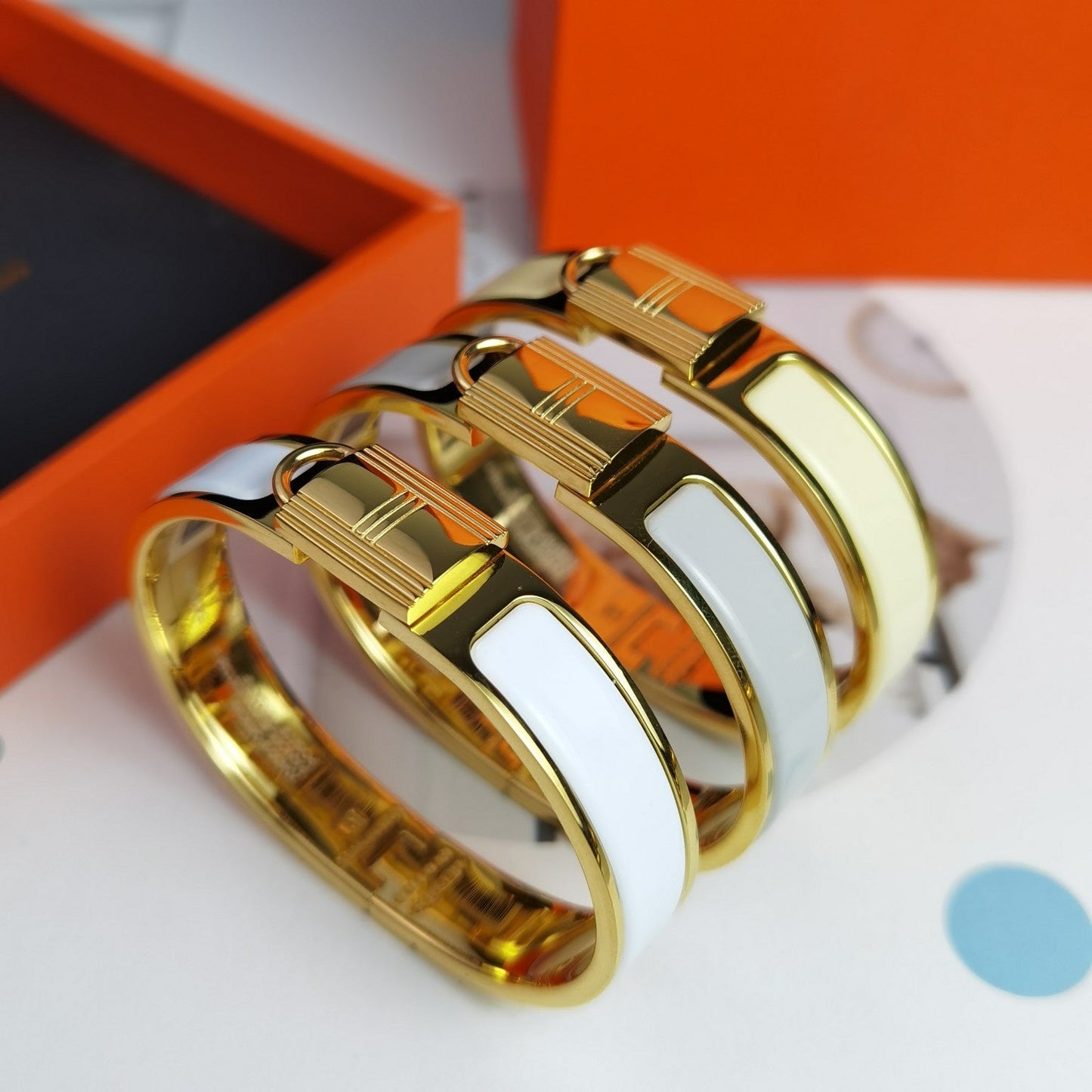 18K Clic Cadenas White H Bracelet