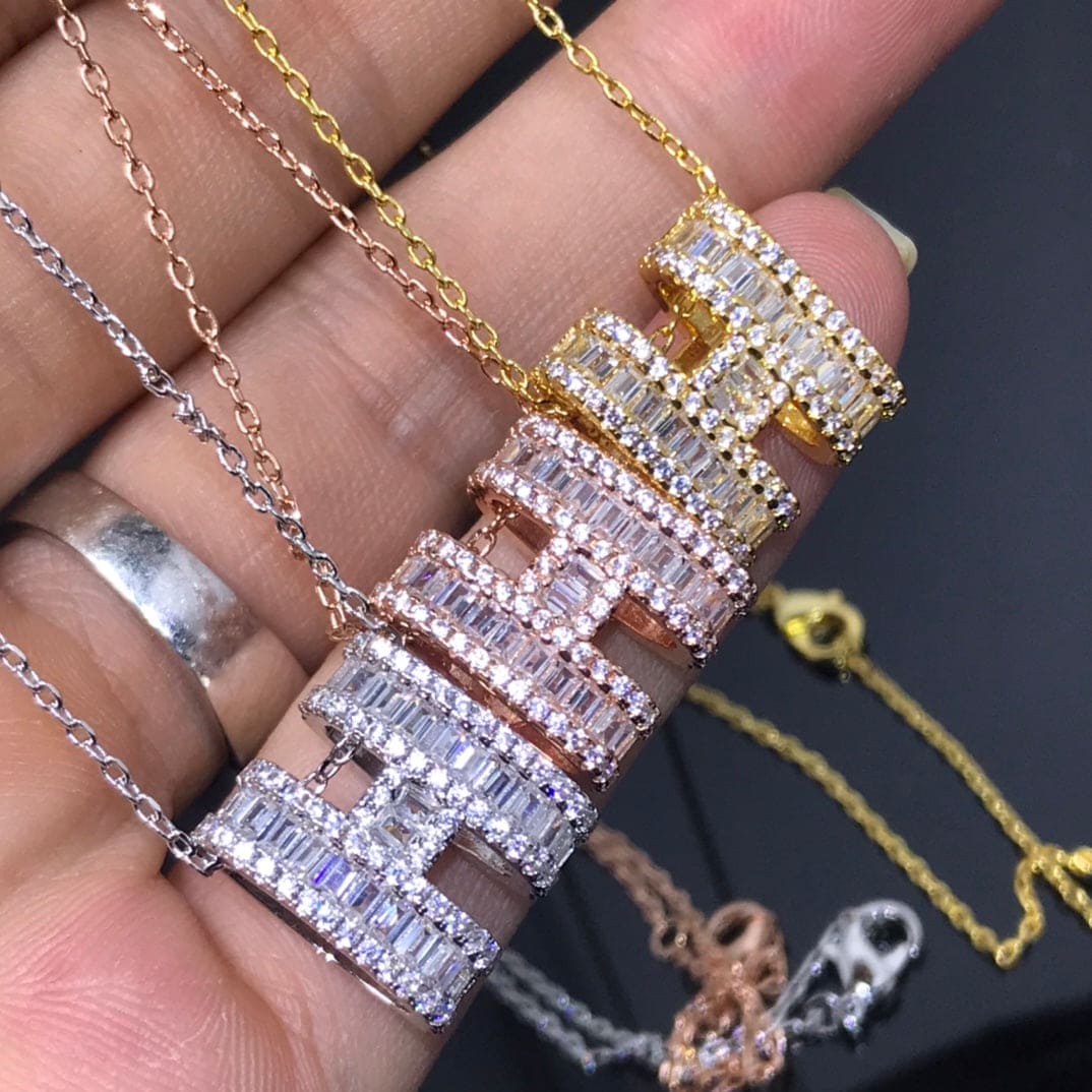 18K H Diamonds Necklace