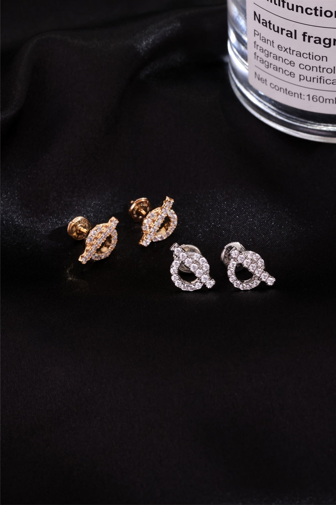 18K Finesse Diamond Stud H Earrings