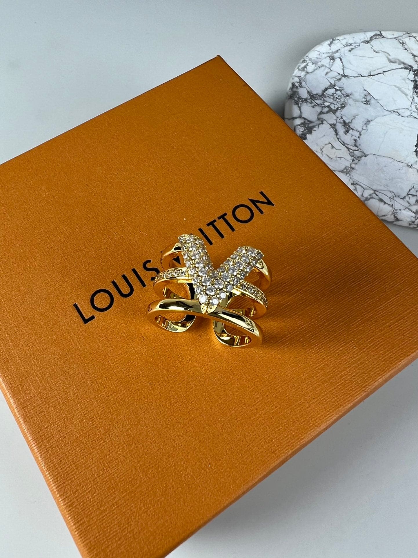 18K Louis Volt Ring