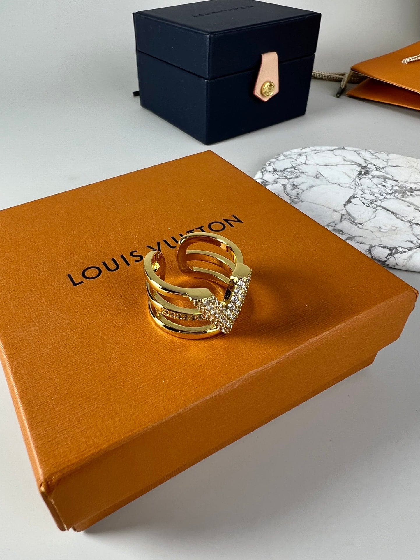 18K Louis Volt Ring