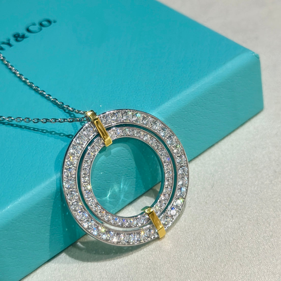 18K T Edge Circle Diamond Pendant Necklace