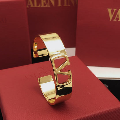 18K Vlogo Cuff Bracelet