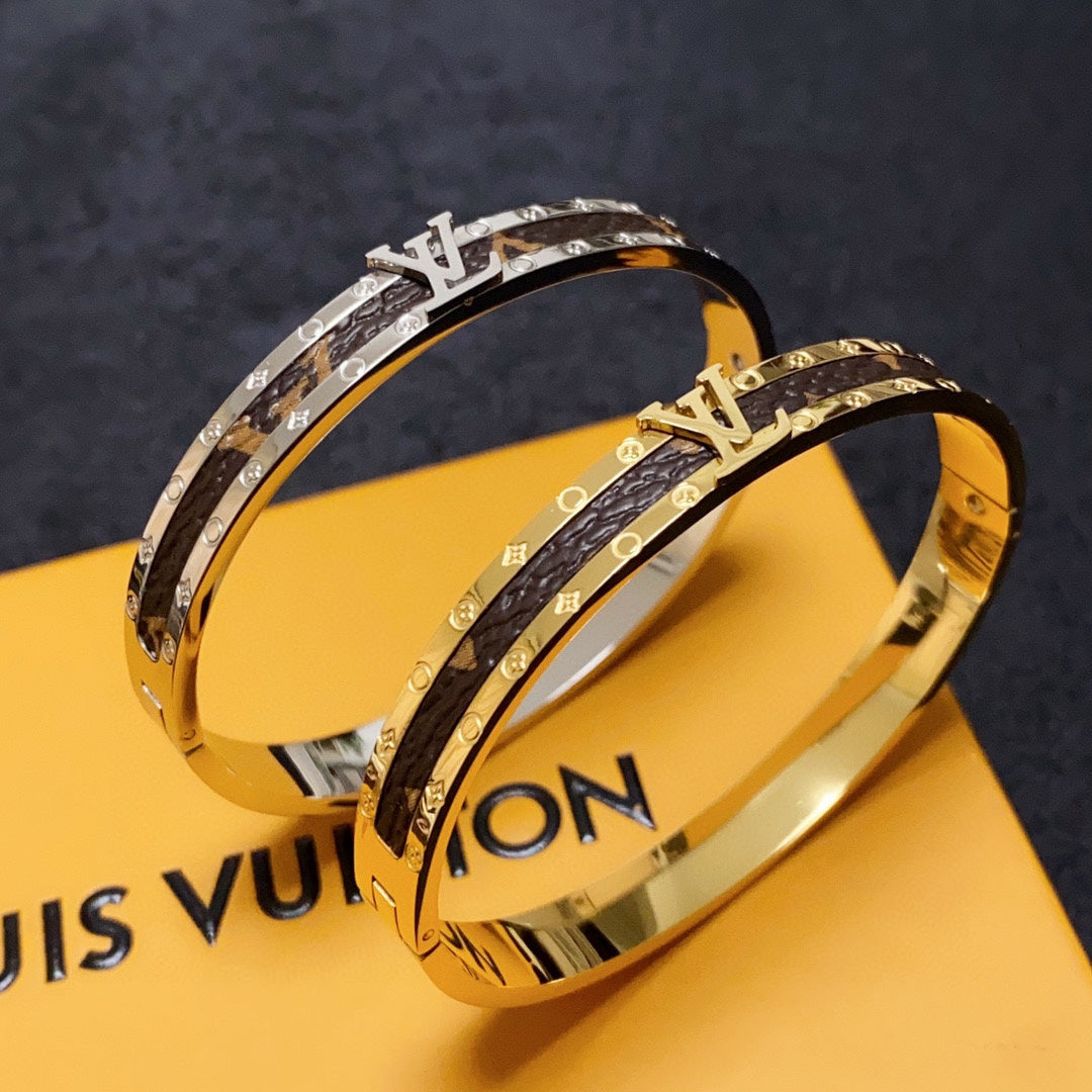 Bracelet vintage en cuir Louis 18 carats