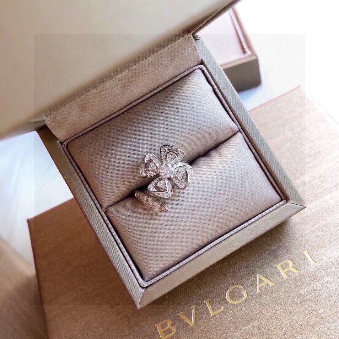 18K BV Fiorever Ring