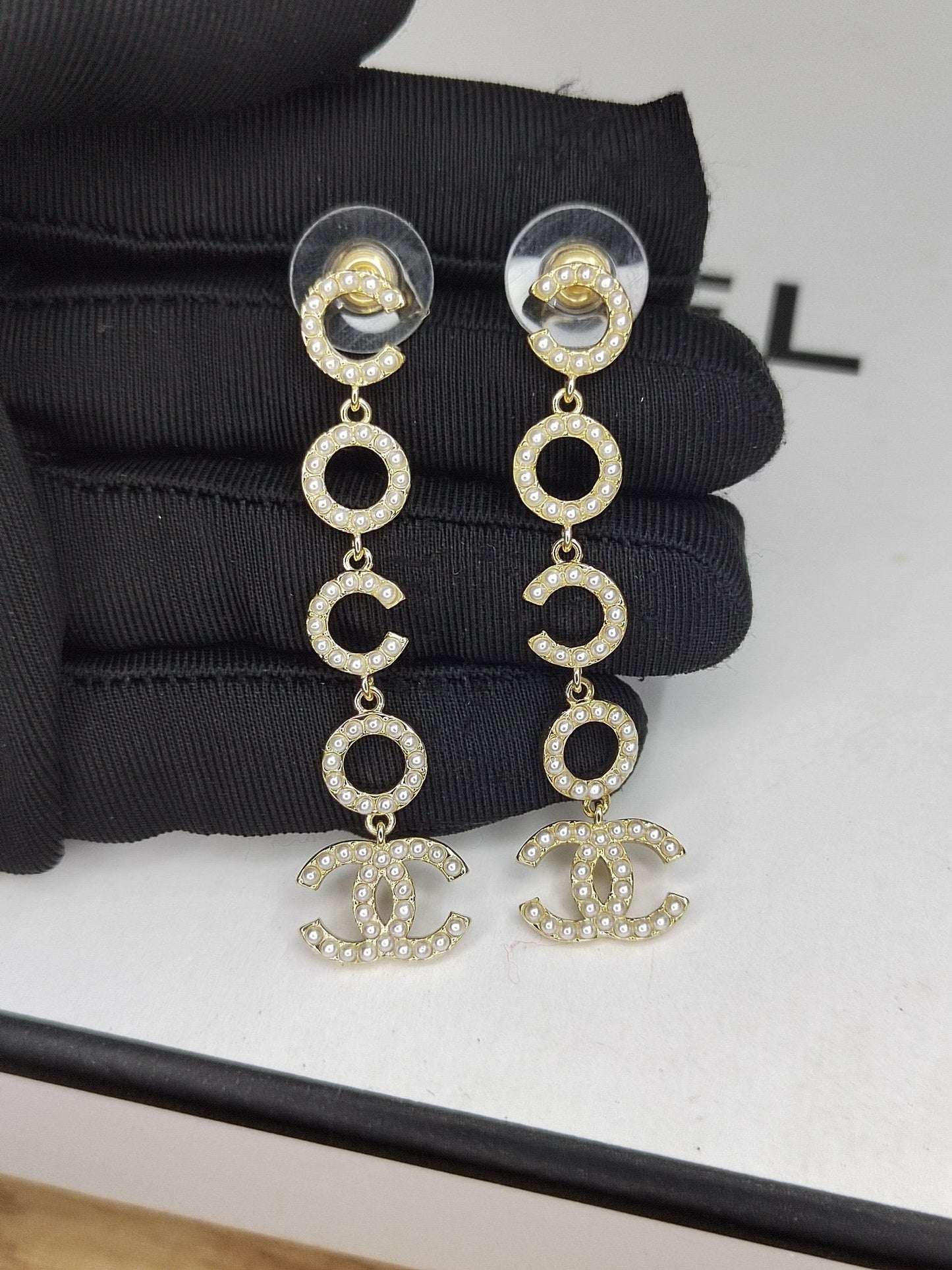 Boucles d'oreilles pendantes en perles CC 18 carats