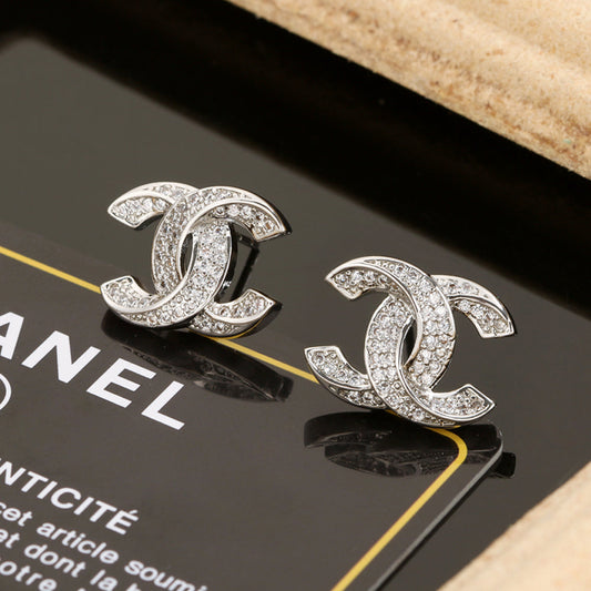 18k CHANEL CC Diamonds Earrings