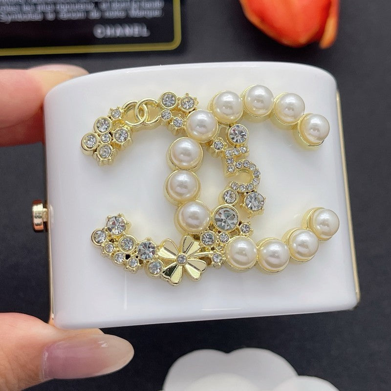 18K CC Pearl & Diamond White Cuff Bracelet