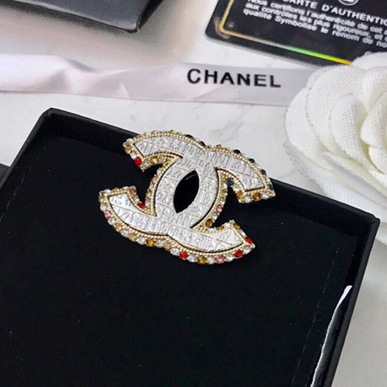 18K CHANEL CC Diamonds Brooch