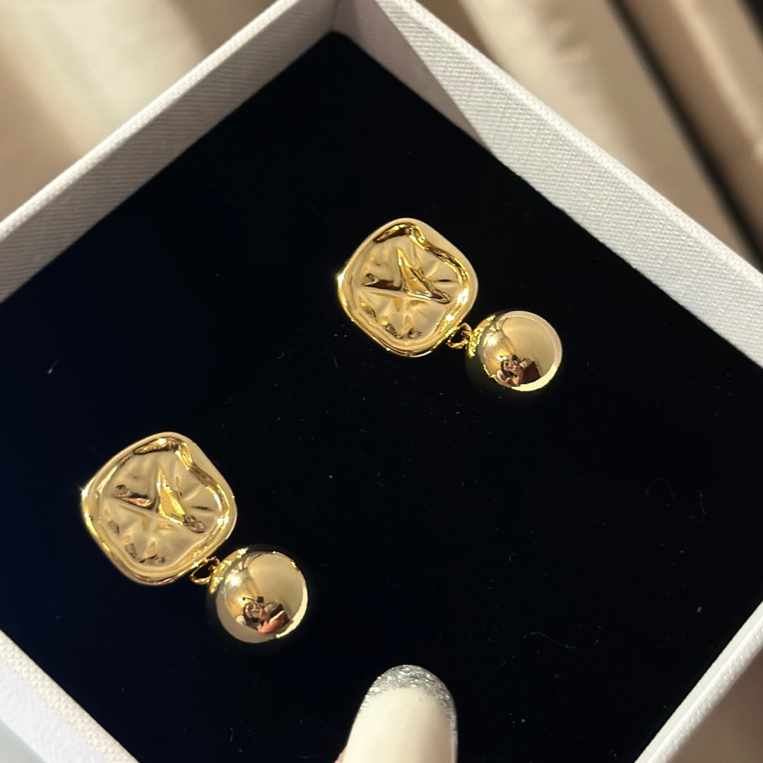 18K Triomphe Vintage Earrings