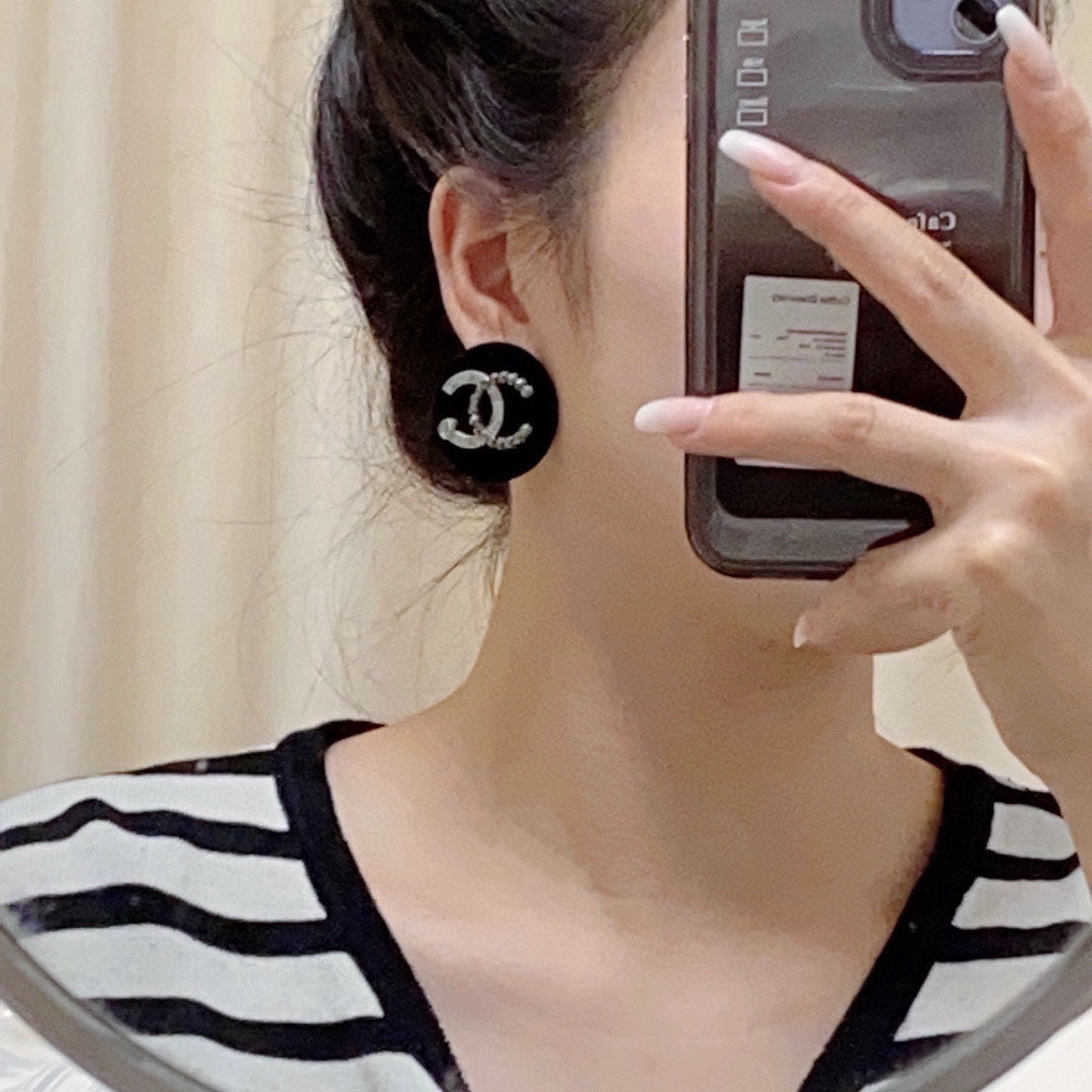 18K CC Black Resin Circle Earrings