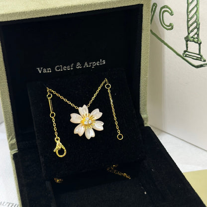 18K Rose de Noël Necklace