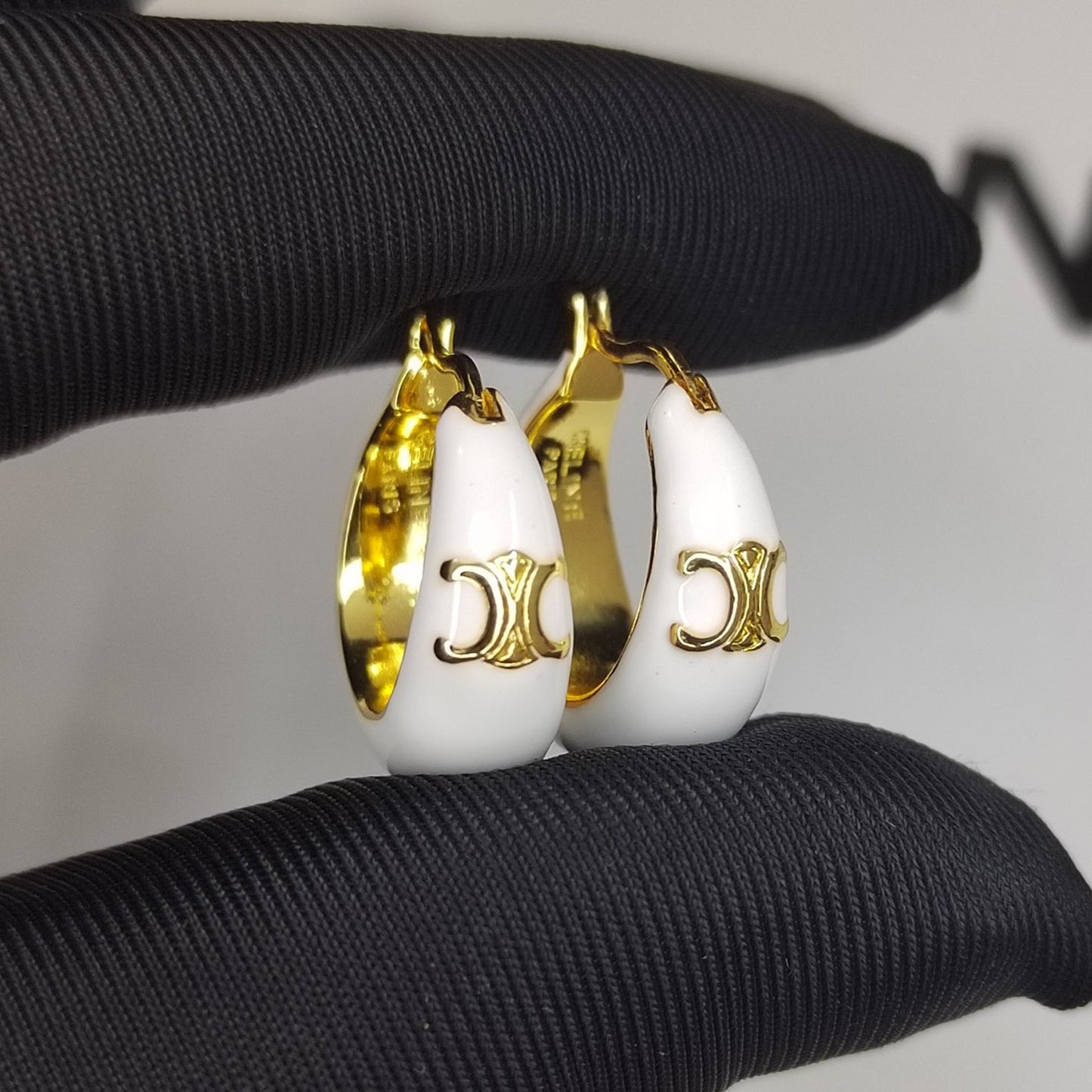 18K Celine Coeur White Pearl Earrings