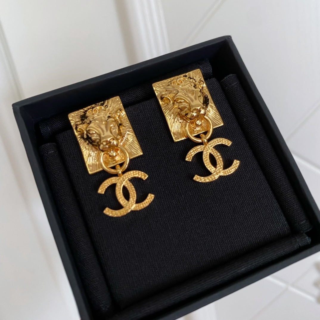 18K CC Lion Sharp Earrings