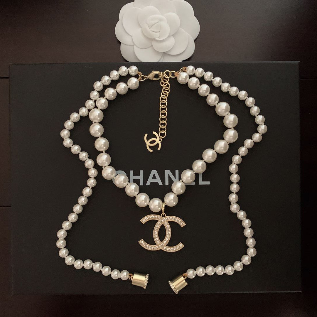 18K CHANEL Pearls Long Necklace