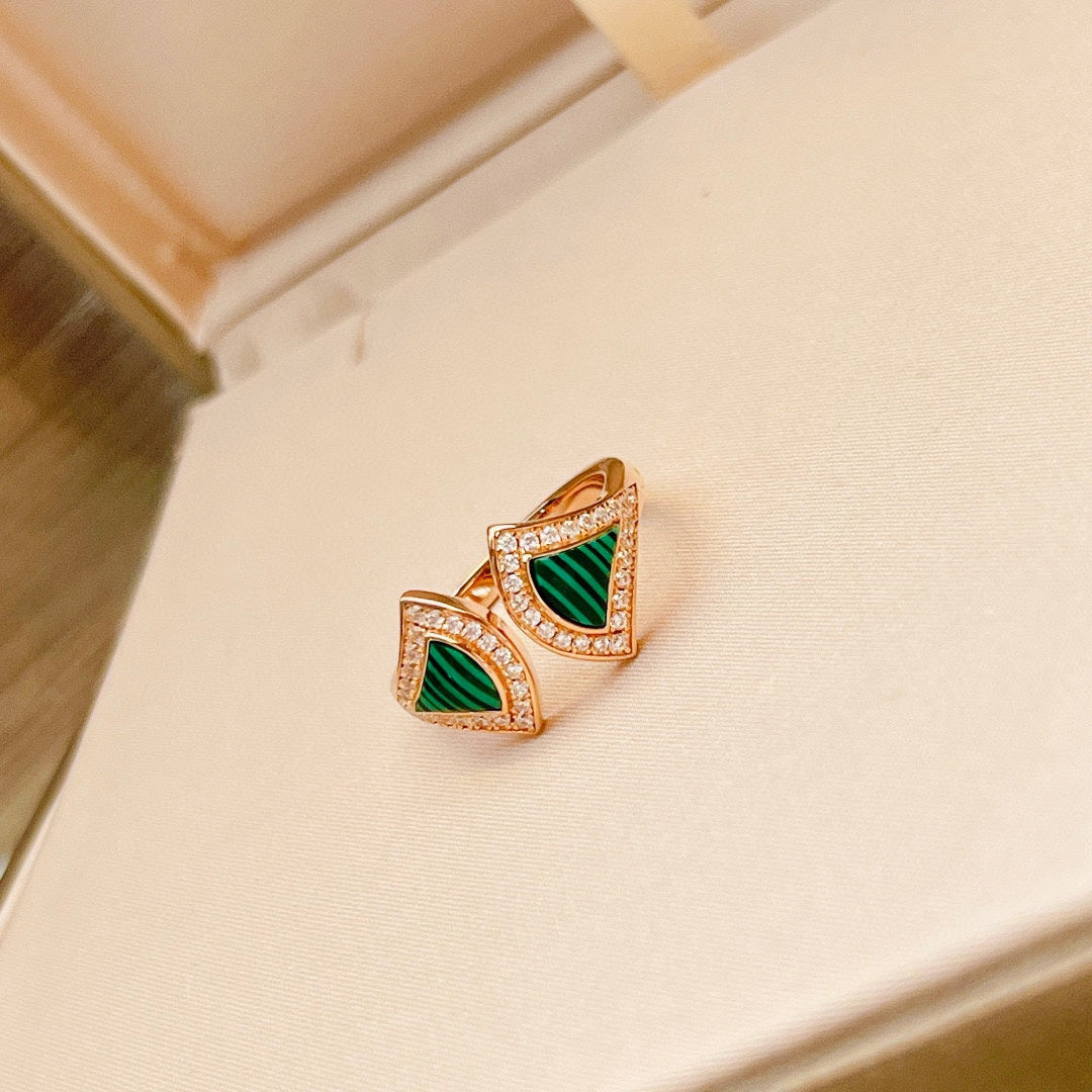 18K Divas' Dream Malachite Ring