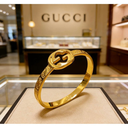 18K GG Interlocking G Gold Bracelet