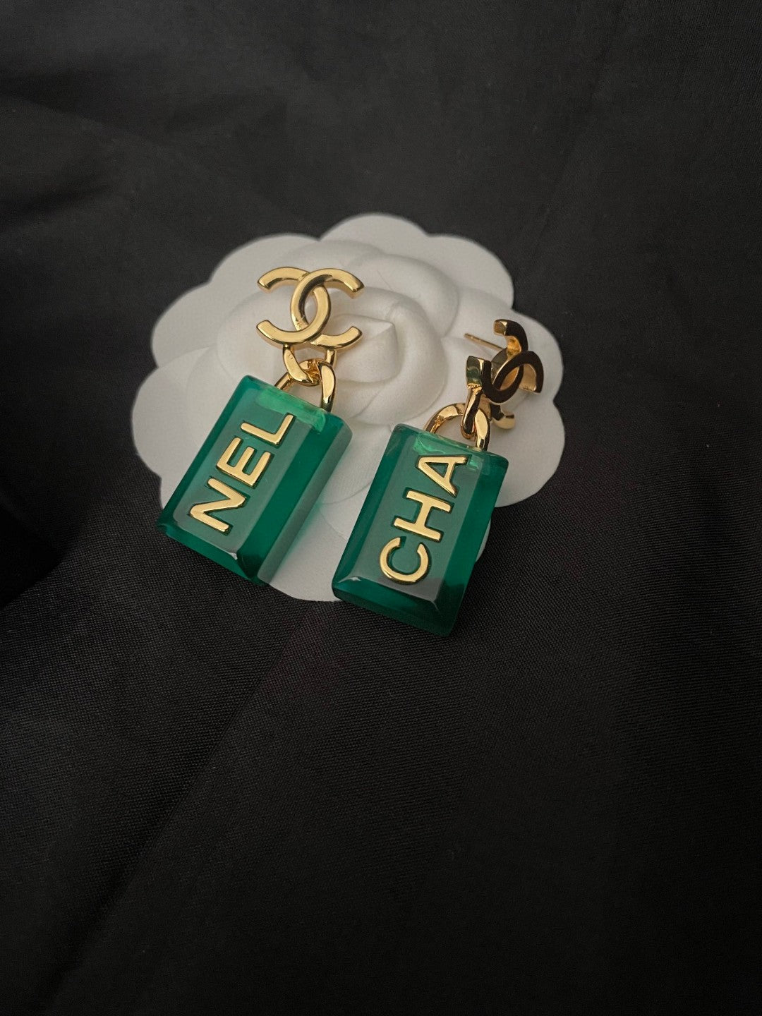 Boucles D'oreilles Bouteille De Parfum Vert CC 18 Carats