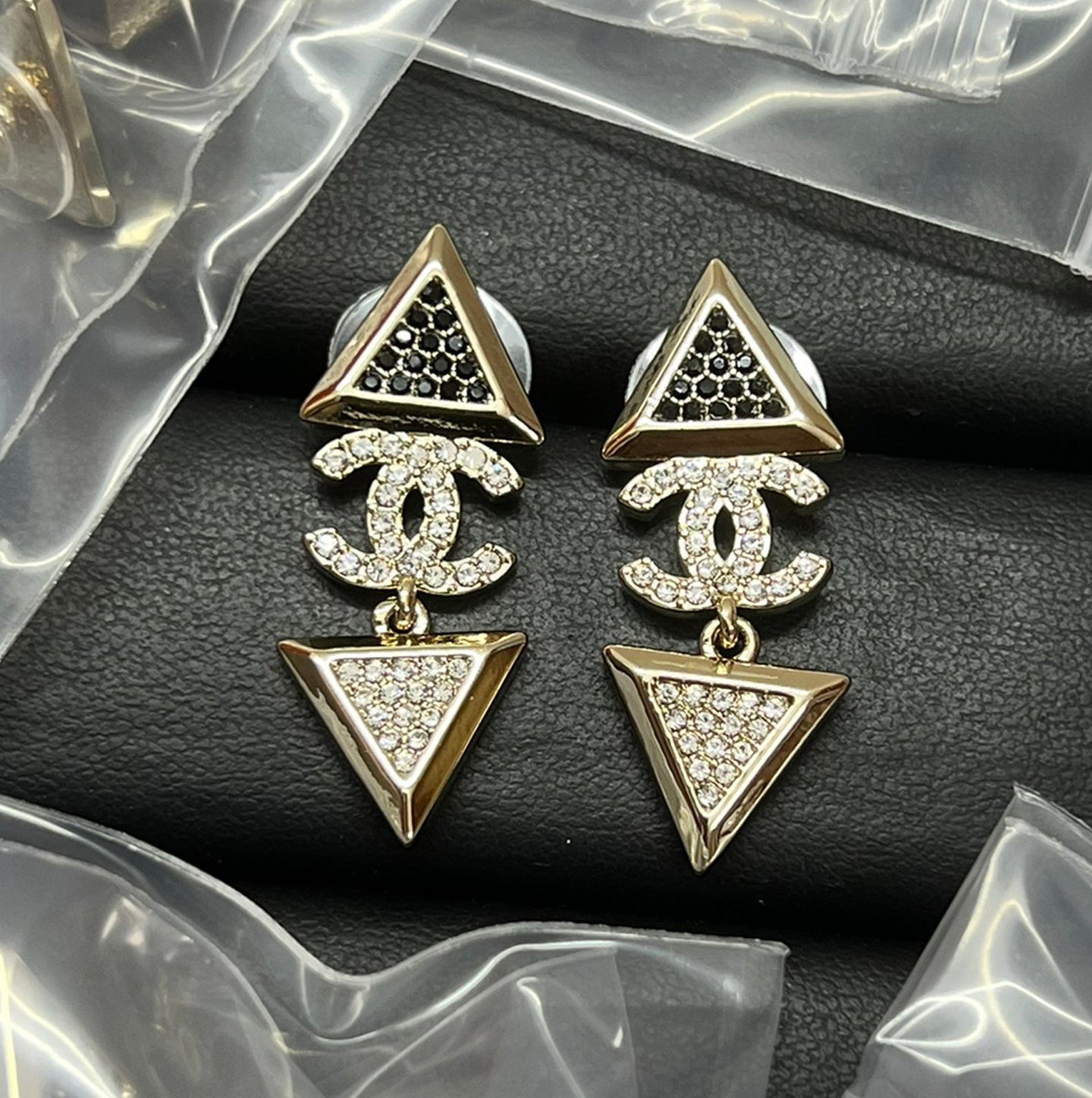 18K CHANEL CC Triangle Diamonds Earrings