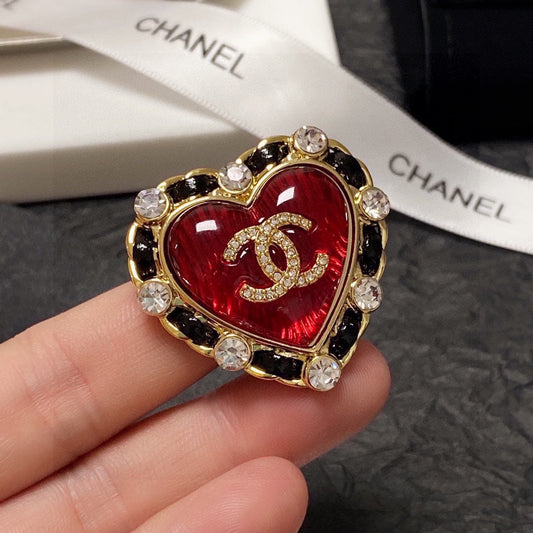 18K CHANEL CC Heart Brooch