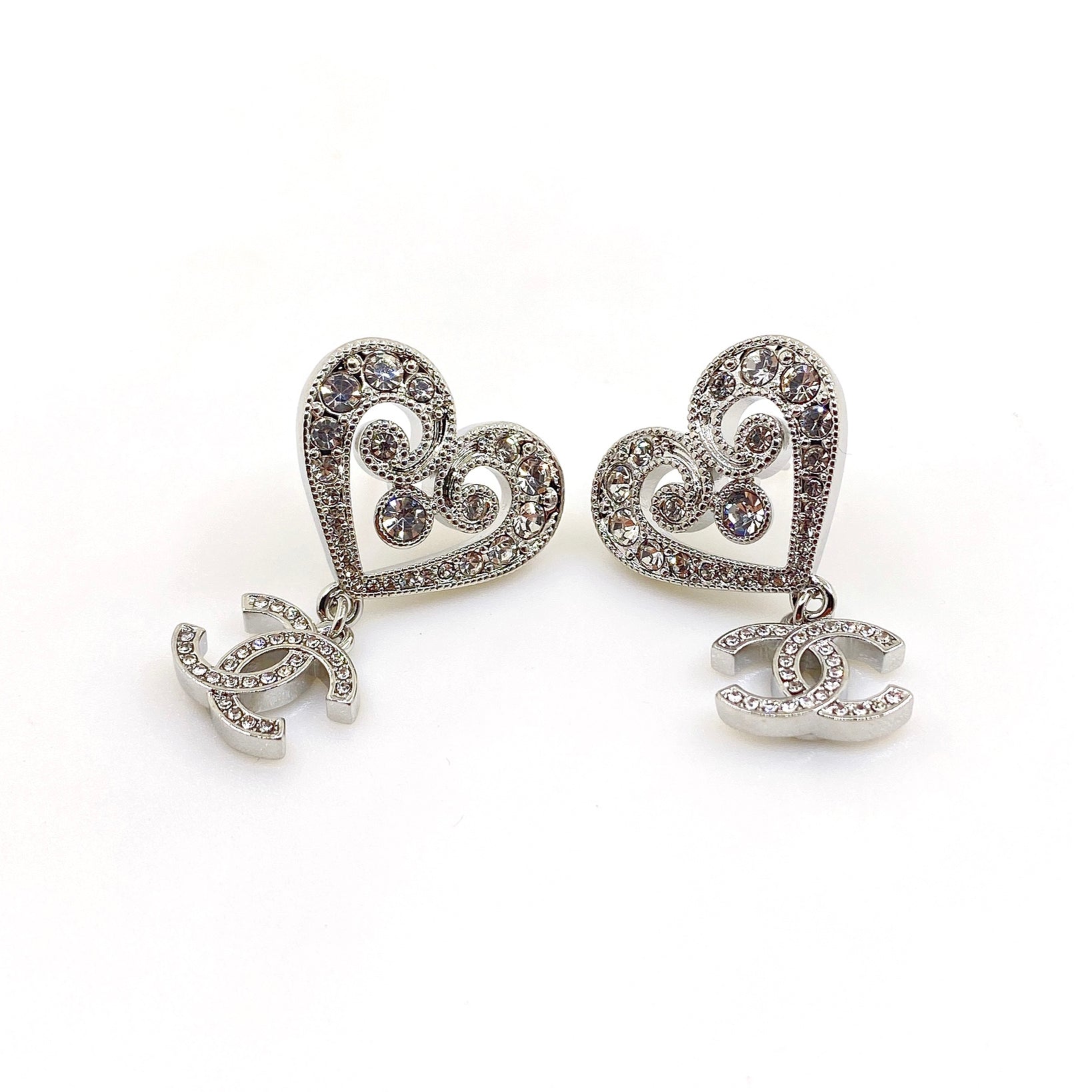 18k CHANEL CC Heart Diamond Earrings